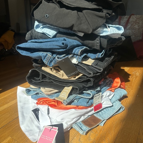 PLUS SIZE MYSTERY BOX! Size 22-Size 24, Size 3X-4X - Picture 3 of 3